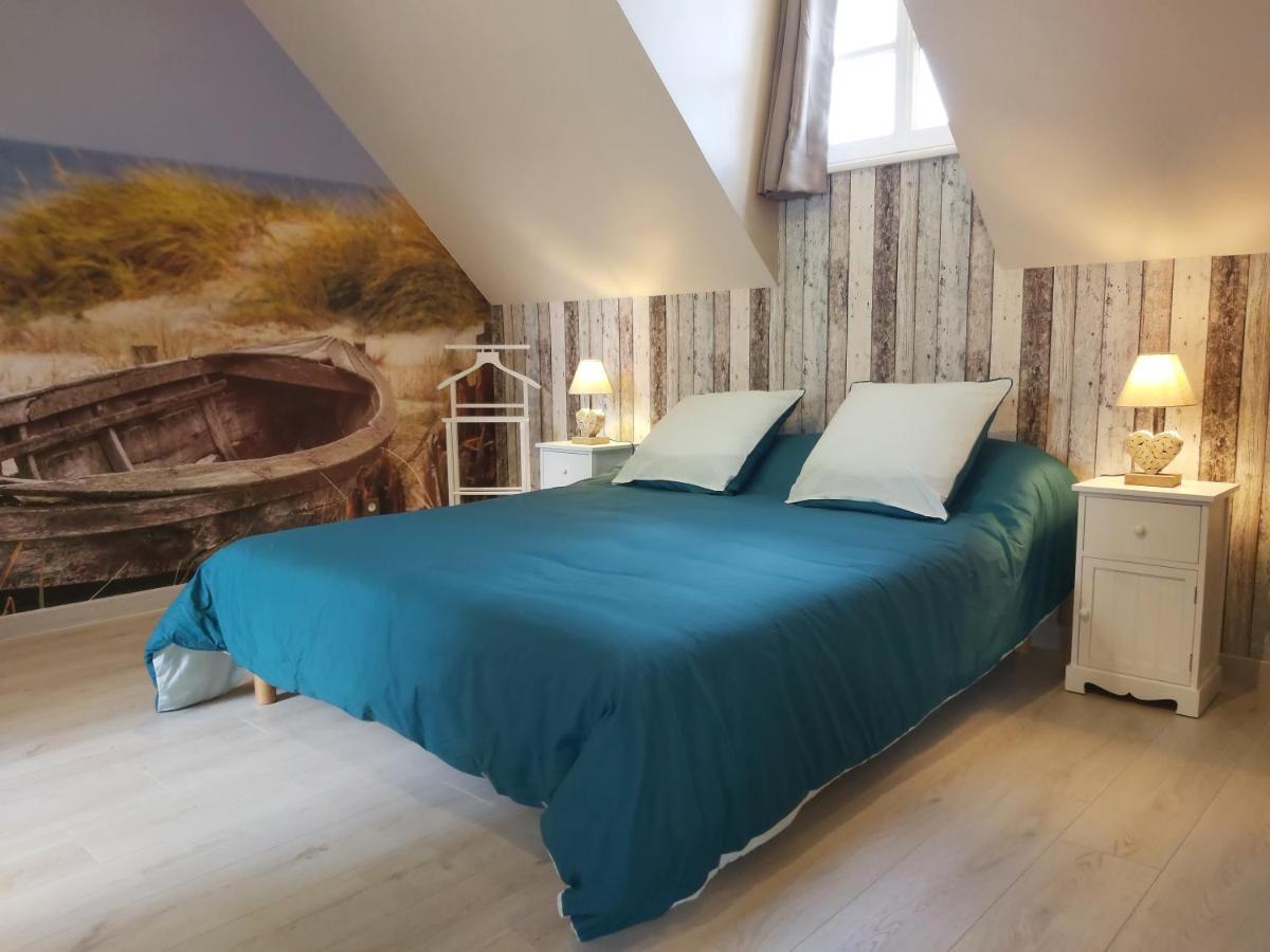 Le Bonheur Des Plumes Bed & Breakfast Montmartin-en-Graignes Exterior photo