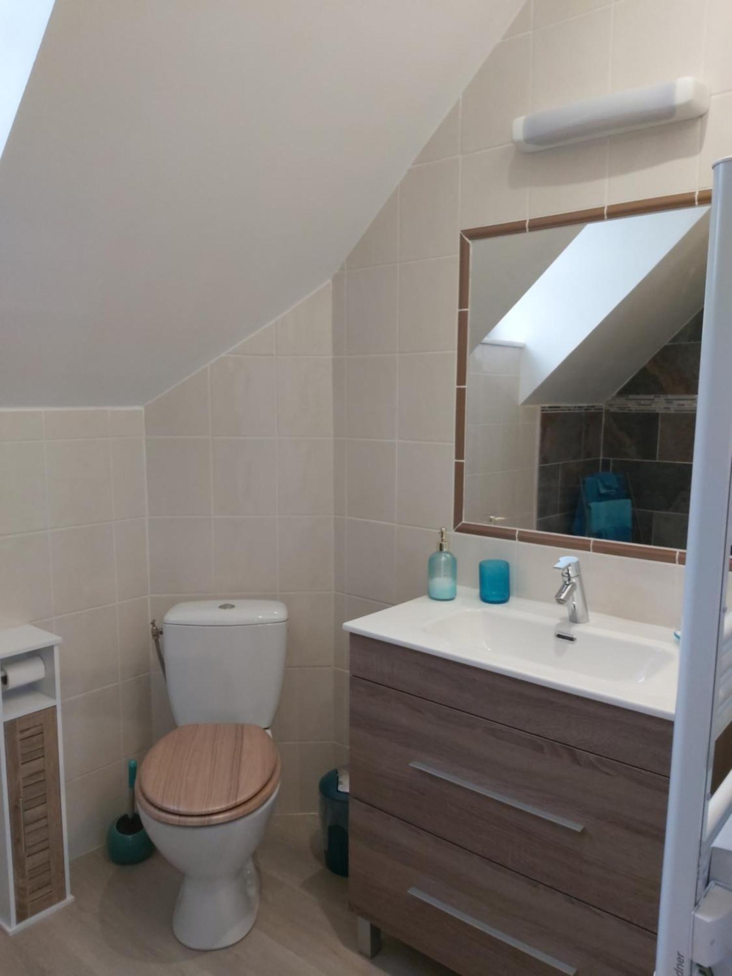 Le Bonheur Des Plumes Bed & Breakfast Montmartin-en-Graignes Exterior photo